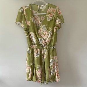 Summer floral Francesca’s mi ami medium romper